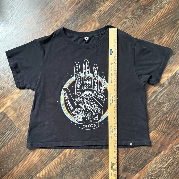 Circle X Hamsa Hand & Rainbow Cropped T-Shirt - Size XL - Picture 5 of 6